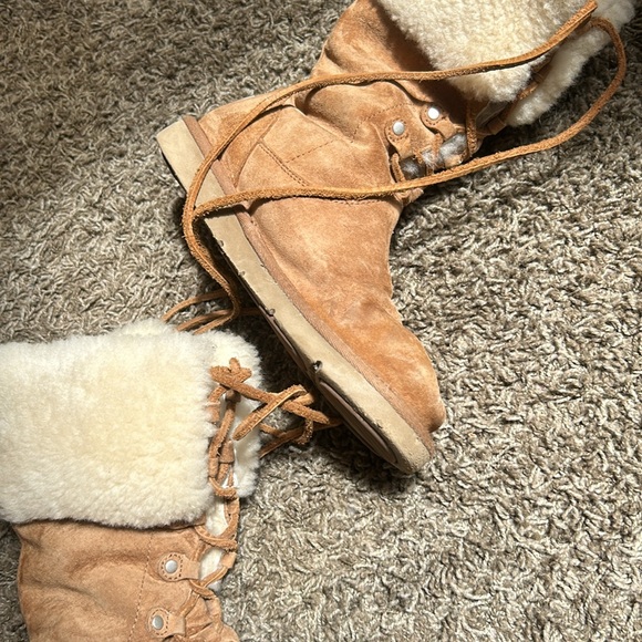 UGG Australia Montclair Chestnut 1892 Lace Up Fur Lined Boots